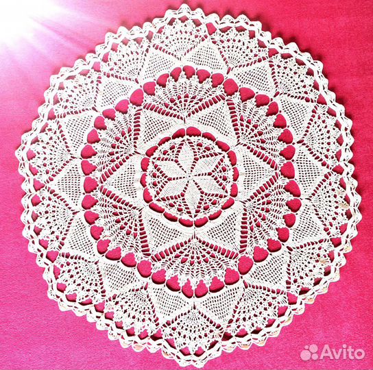Салфетка, накидка большая вязаная крючком 80 см