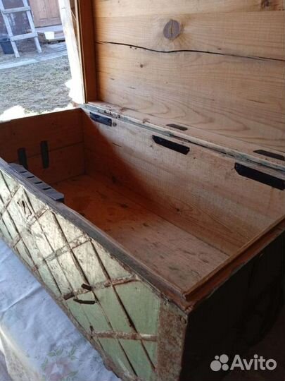 Сундук деревянный старинный