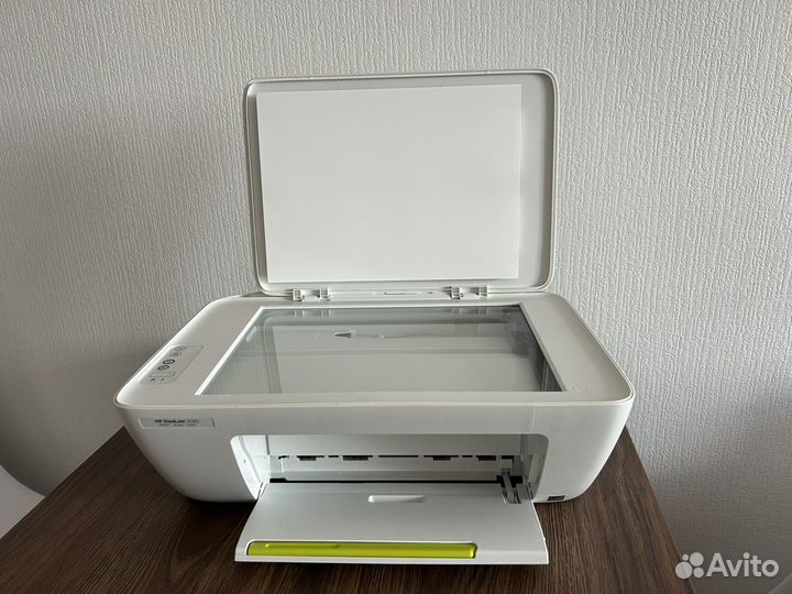 Принтер HP DeskJet 2130 струйный