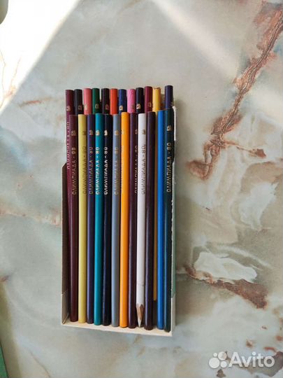 Набор цветных карандашей 