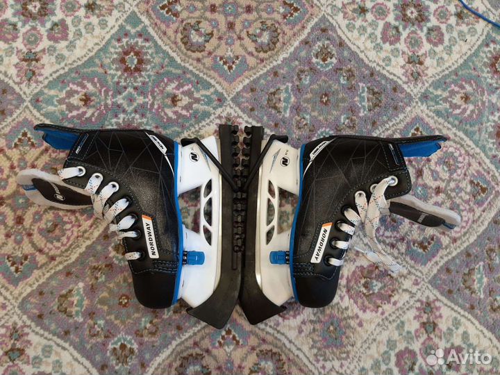 Коньки хоккейные детские