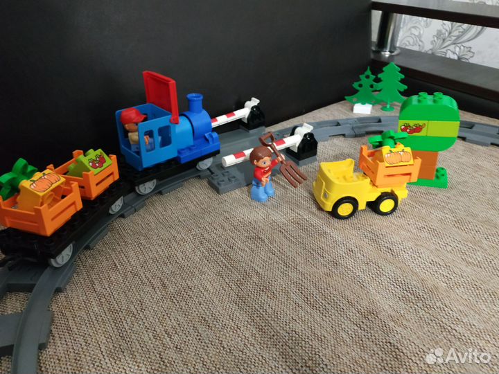 Лего дупло ферма, поезд локомотив 10810, рельсы
