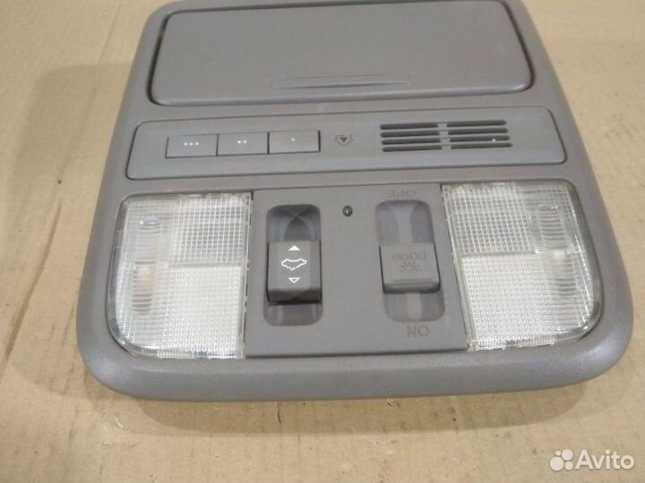 Фонарь салона (плафон) передний Honda Pilot II 3.5