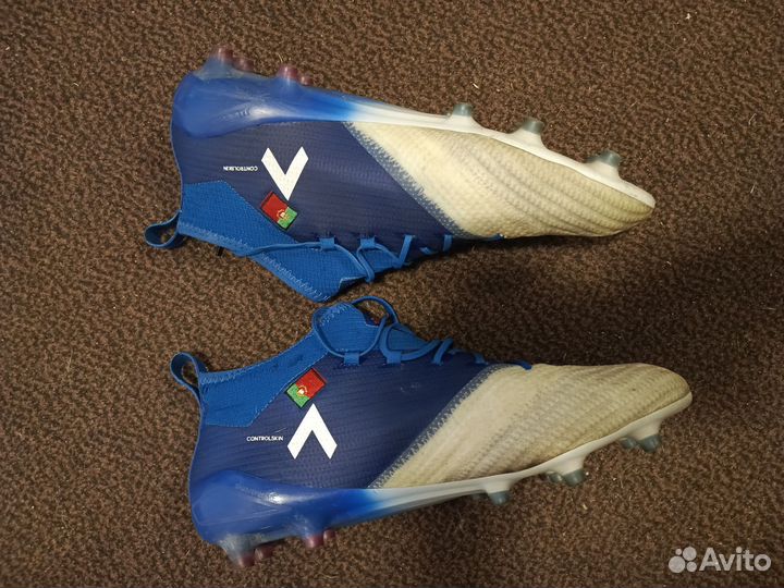 Футбольные бутсы