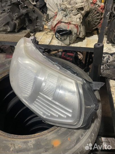Suzuki SX-4 Фара передняя левая