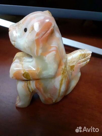 Фигурки из камня оникс