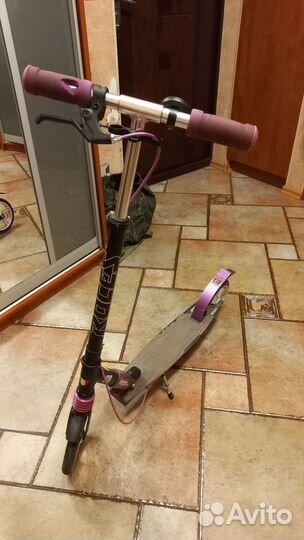 Самокат Roces до 90 кг