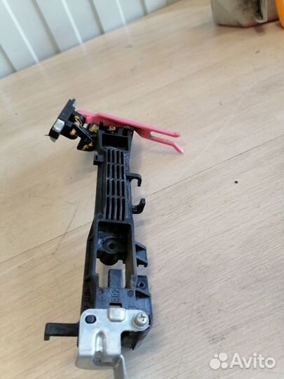 Кронштейн ручки двери задний правый Lexus Gs 350