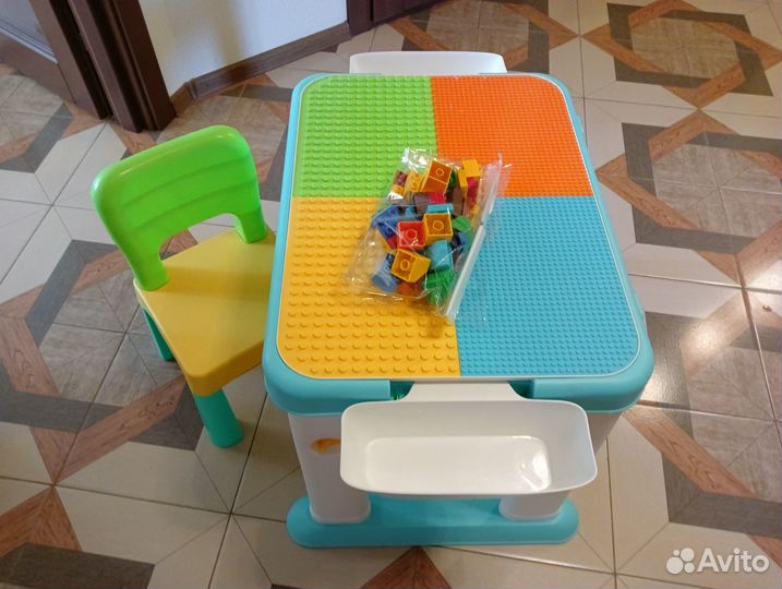 Детский стол и стул