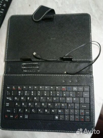 Чехол клавиатура для планшета