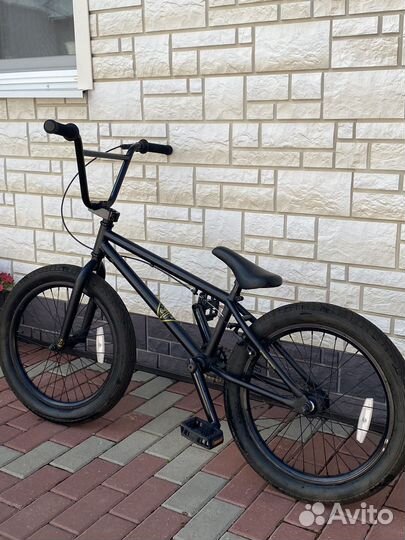 Bmx outleap revolt