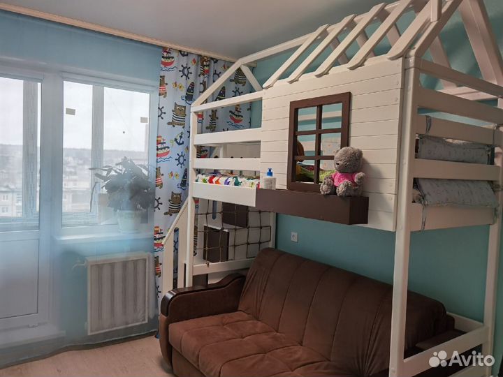 Детская кровать с бортиком