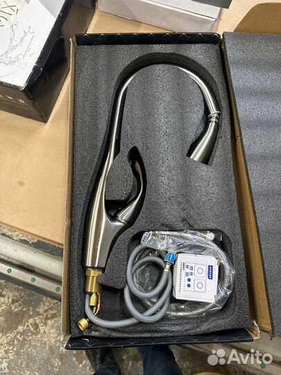 Смеситель для кухни с гибким изливом