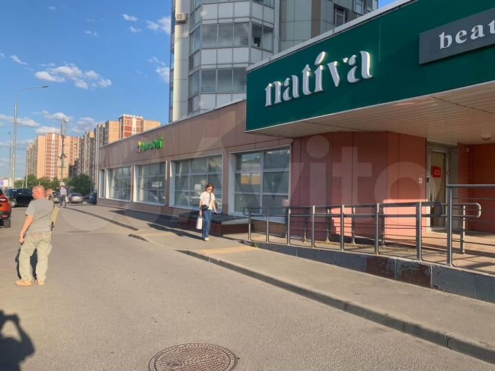 Под овощи фрукты орехи и сухофрукты 16.5 м²