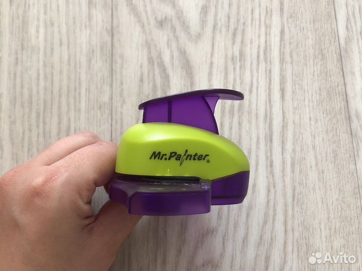 Дырокол для края