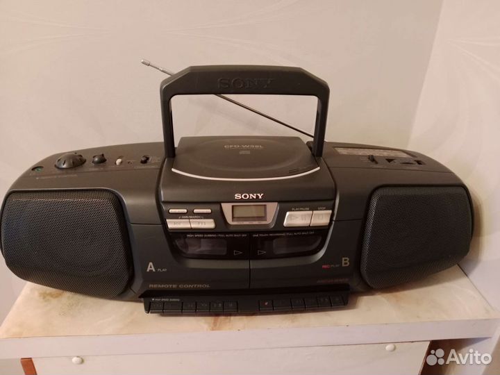 Магнитола Sony CFD-W32L