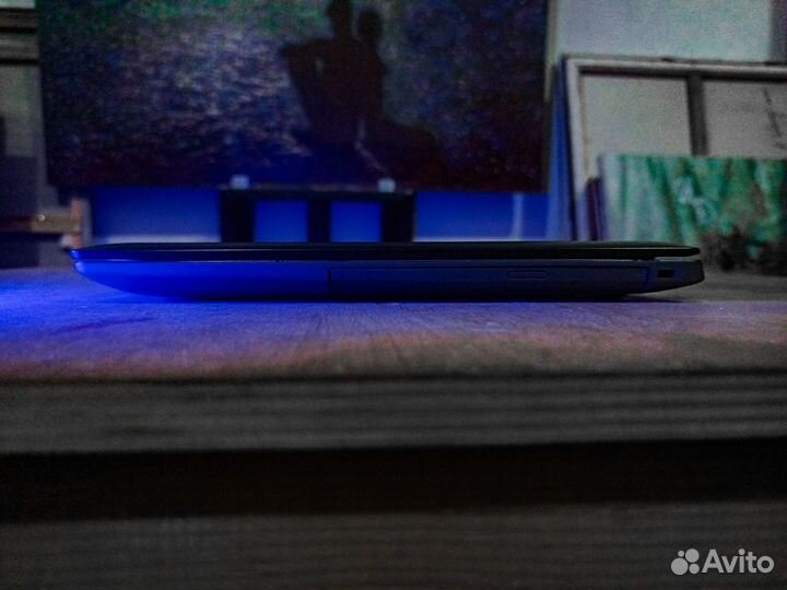 Ноутбук AMD R4 / SSD240 / озу 8 гб + мышь