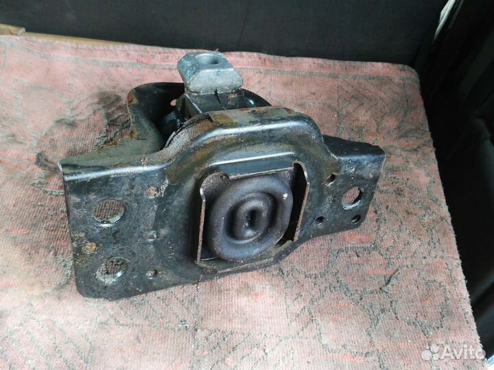 Опора подушка кронштейн Рено Меган 2