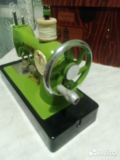 Детская швейная машинка