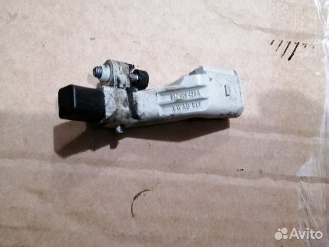 Датчик коленвала Пассат Б6 Б7 Тигуан 03C906433A