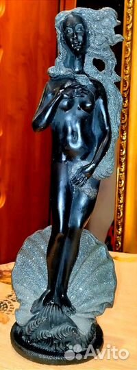 Афродита. Из двх видов лавы