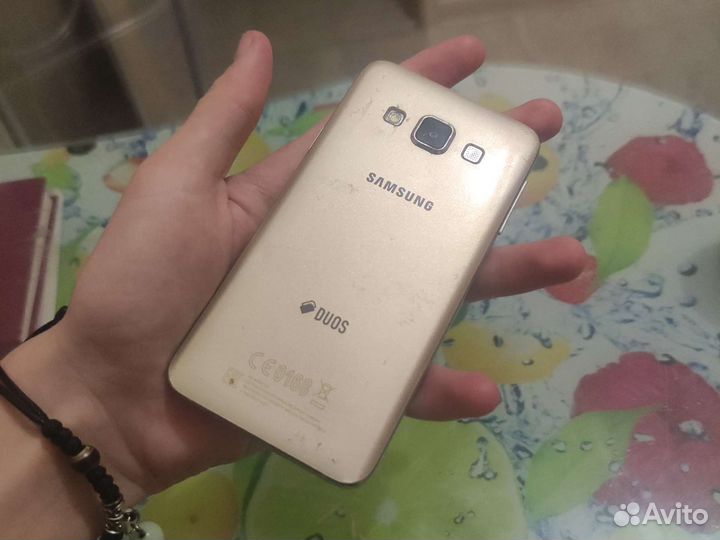 Телефон Samsung a3 2015 A300F