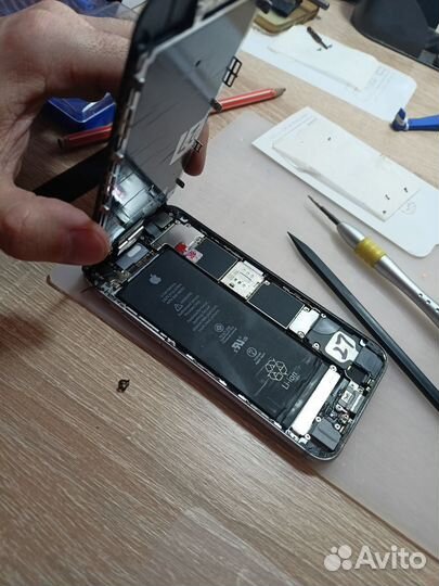 Ремонт телефонов - iPhone Samsung Xiaomi Honor