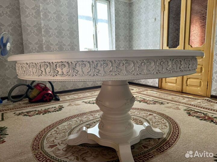 Кухонный стол