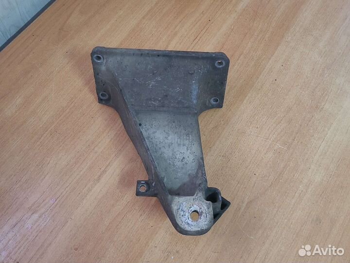 Опора двигателя правая BMW е39 m52 m54