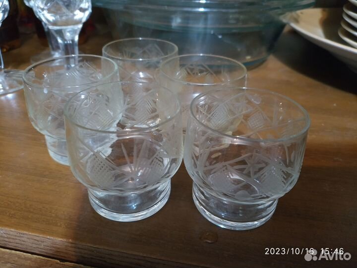 Рюмки, стопки и фужеры хрустальные и стеклянные