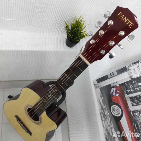 Гитара новая