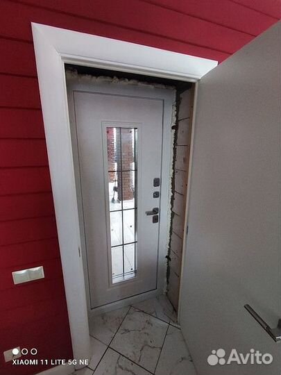 Дверь входная со стеклопакетом