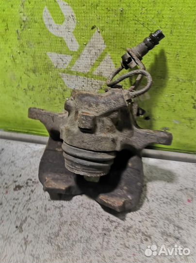 Суппорт передний правый Ауди 80 90 Б3