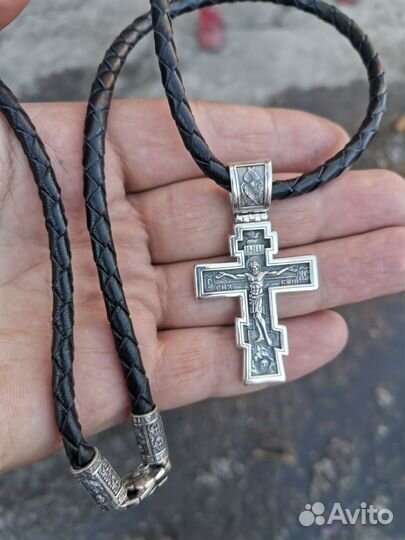 Кожаный гайтан, карабин, крест 23 гр,серебро 925