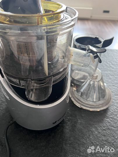 Соковыжималка шнековая Kitfort кт-1105