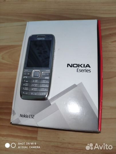 Nokia E52