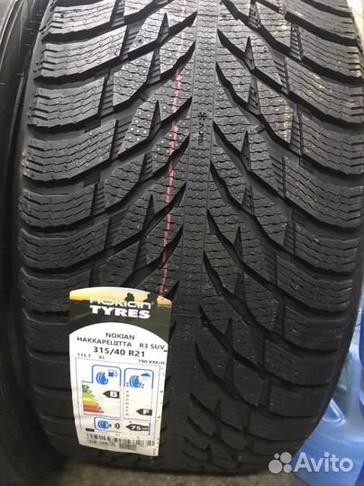 Ikon Tyres Autograph Snow 3 SUV 275/45 R21