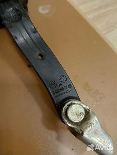 Ограничитель двери LADA vesta 2018 года. Комплект