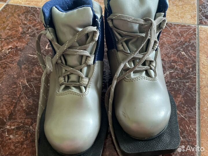 Лыжные ботинки