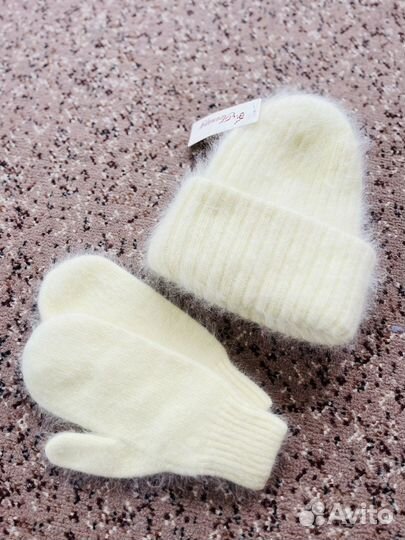 Новая шапка с варежками