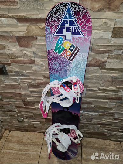 Сноуборд с креплениями 144