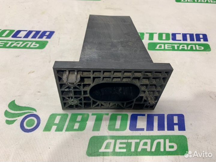 Кронштейн бампера передний левый Citroen C4 Grand