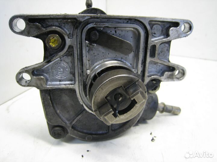 Вакуумный насос 0252738 Опель Зафира 2004г 2л