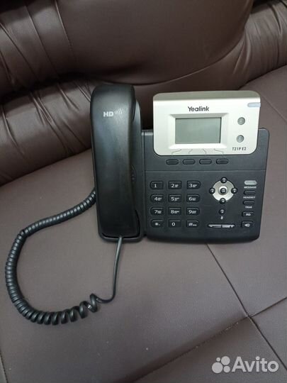 IP телефон Yealink SIP-T21P E2