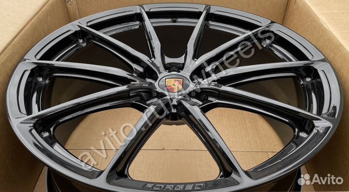Кованые диски Porsche Macan R20 наличие