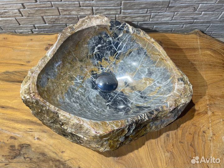 Раковина из мрамора
