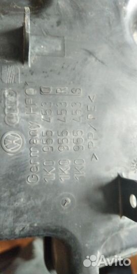 Бачок омывателя в сборе с моторчиком Skoda Yeti