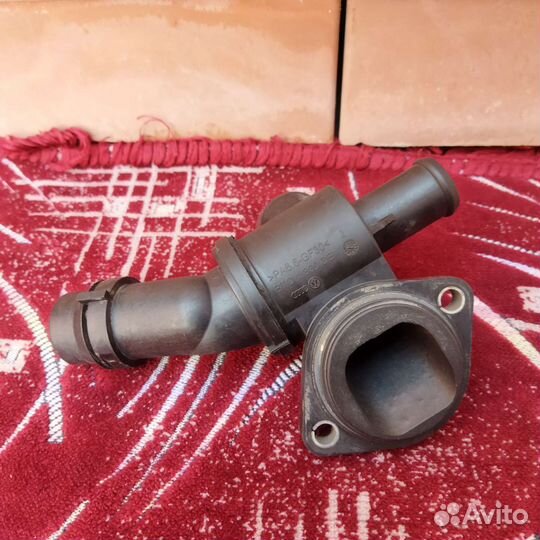 Термостат VW passat B6 (2.0 FSI) двигатель BVY