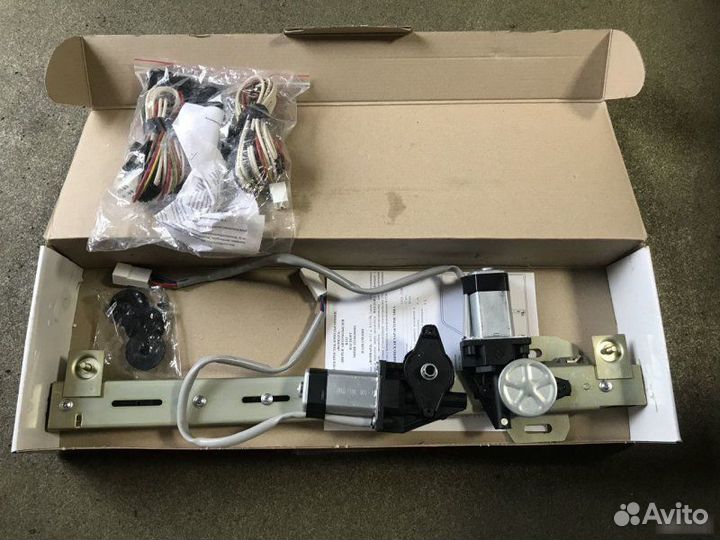 Стеклоподъемник передний правый