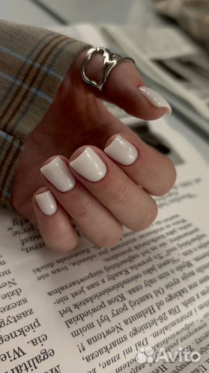 Модель на маникюр